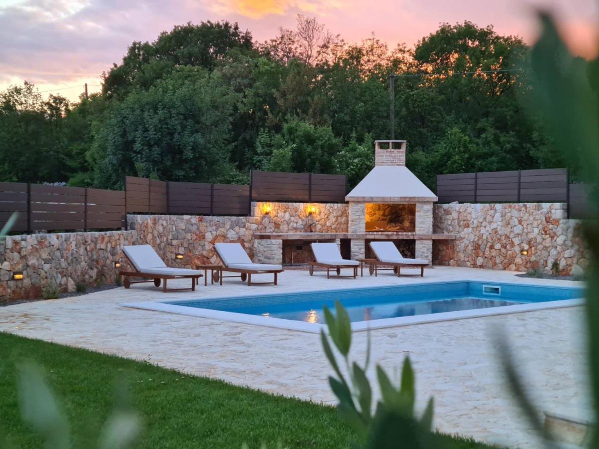 Villa Lulu Kamena Villa S Maslinikom Otok Krk Dobrinj Selo Gostinjac Veglia Exterior foto