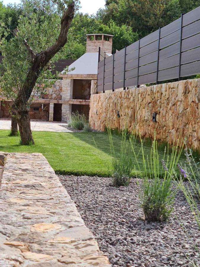 Villa Lulu Kamena Villa S Maslinikom Otok Krk Dobrinj Selo Gostinjac Veglia Exterior foto